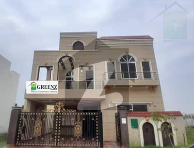 بحریہ آرچرڈ لاہور میں 5 کمروں کا 8 مرلہ مکان 2.45 کروڑ میں برائے فروخت۔