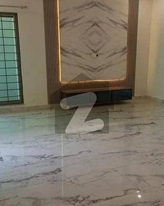 عسکری 11 - سیکٹر ڈی عسکری 11,عسکری,لاہور میں 3 کمروں کا 10 مرلہ فلیٹ 1.05 لاکھ میں کرایہ پر دستیاب ہے۔