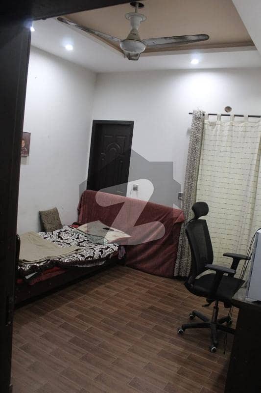 جوبلی ٹاؤن ۔ بلاک ای جوبلی ٹاؤن,لاہور میں 5 کمروں کا 5 مرلہ مکان 1.6 کروڑ میں برائے فروخت۔