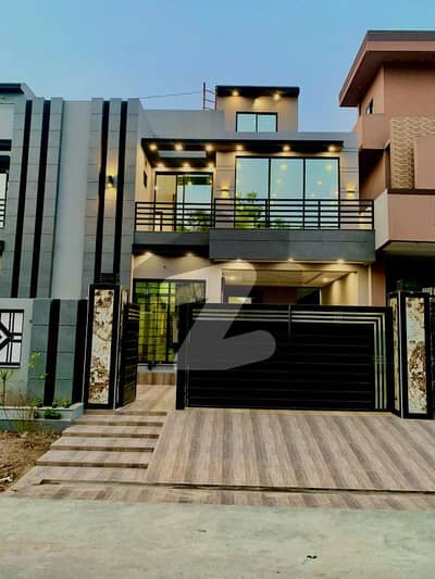 10 MARLA BRAND NEW LUXURY HOUSE FOR SALE IN UET HOUSING SOCIETY