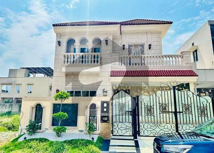 10 Marla House for sale in Paragon City