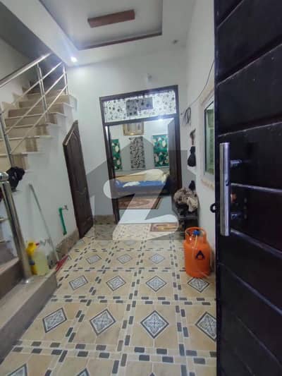 حمزہ ٹاؤن فیز 2 حمزہ ٹاؤن,لاہور میں 1 کمرے کا 3 مرلہ مکان 45.0 لاکھ میں برائے فروخت۔