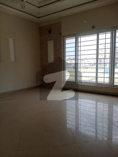 Bahria Town Phase 8 Rawalpindi 10 Marla House For Rent
