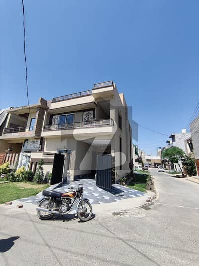 ایڈن بولیوارڈ ہاؤسنگ سکیم کالج روڈ,لاہور میں 4 کمروں کا 5 مرلہ مکان 2.4 کروڑ میں برائے فروخت۔