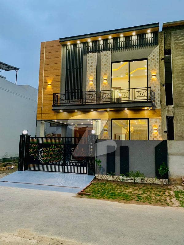 Brand New Beautiful Modern Style Luxurious House For Sale, Near To Main Boulevard And Near To Commercial Market And Masjid And Family Park , Golden Opportunity Top Location