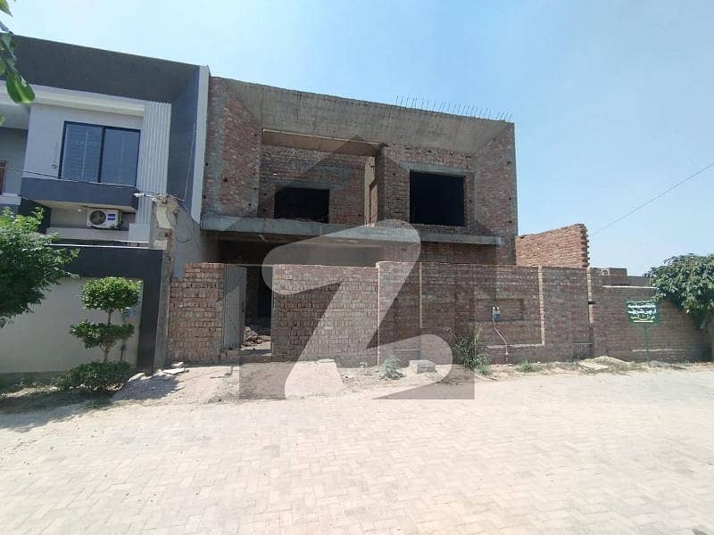 ضیا ٹاؤن چک 208 روڈ,فیصل آباد میں 5 کمروں کا 13 مرلہ مکان 3.0 کروڑ میں برائے فروخت۔