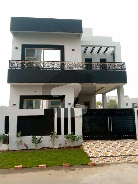 5 marla brand new house available for rent in dha phase 9 town A block Lahore