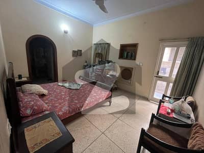 ڈی ایچ اے فیز 2 ڈیفنس (ڈی ایچ اے),لاہور میں 4 کمروں کا 1 کنال مکان 5.0 کروڑ میں برائے فروخت۔
