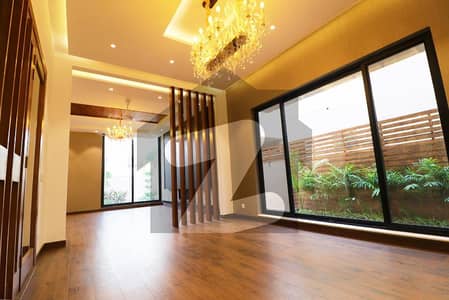 Modern Luxury 10 Marla House Available Hot Location