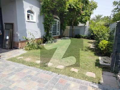 Full Furnished1 Kanal Luxury Model House For Rent Dha 6 Prime Location