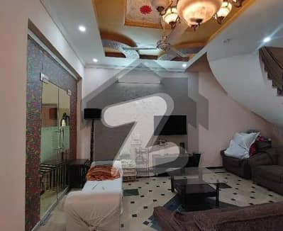ای ایم ای سوسائٹی لاہور میں 4 کمروں کا 10 مرلہ مکان 1.2 لاکھ میں کرایہ پر دستیاب ہے۔