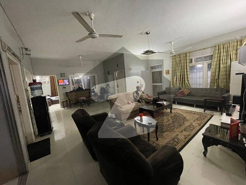 مسکان چورنگی کراچی میں 7 کمروں کا 1 کنال مکان 7.37 کروڑ میں برائے فروخت۔