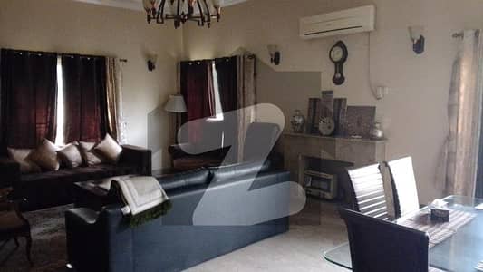 کینٹ لاہور میں 5 کمروں کا 1 کنال مکان 12.0 کروڑ میں برائے فروخت۔