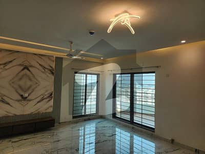 10 Marla 3 Bed Apartment Available For Rent In Askari 10