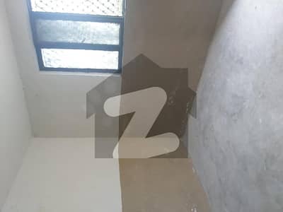 2nd Floor Room Avaible For Rent In I-10/1