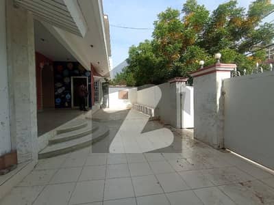 Want To Buy Bungalow In Ideal Location. Here Is The Deal Low Price.