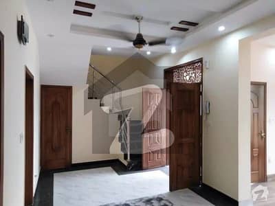 گرینڈ ایوینیوز ہاؤسنگ سکیم لاہور میں 3 کمروں کا 5 مرلہ مکان 1.25 کروڑ میں برائے فروخت۔
