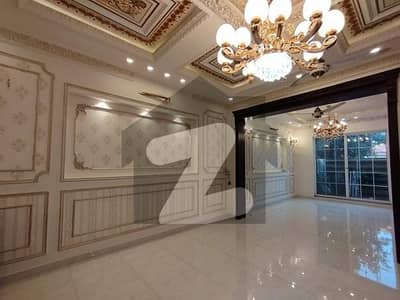 11 MARLA LIKE NEW FULL HOUSE FOR RENT IN GULBHAR BLOCK BAHRIA TOWN LAHORE