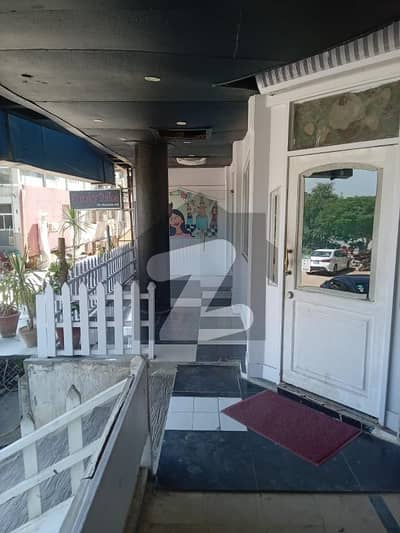 F-11 Markaz Islamabad Ground Floor 400 Sq. ft Available Shop For Rent