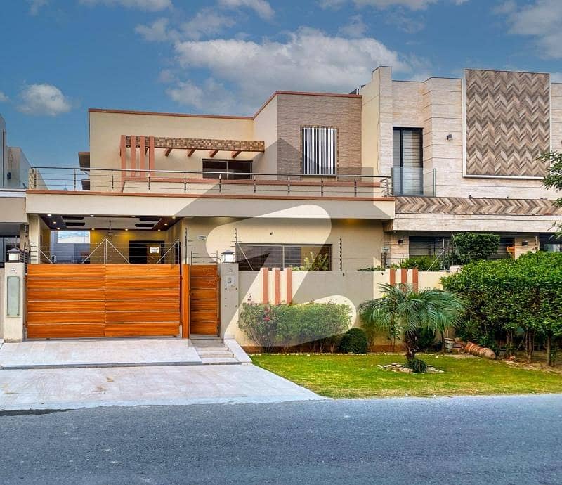 10 Marla Modern House For Sale In DHA Lahore