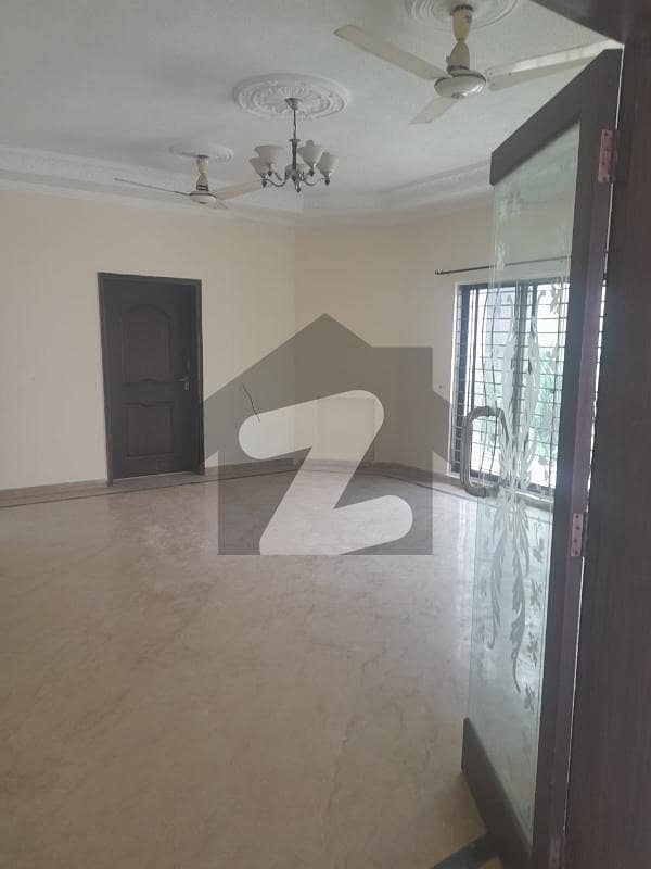 1Kanal Top Location Upper Portion Available For Rent In DHA Phase 3 X block
