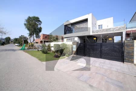 ڈی ایچ اے فیز 6 ڈیفنس (ڈی ایچ اے),لاہور میں 5 کمروں کا 1 کنال مکان 8.7 کروڑ میں برائے فروخت۔