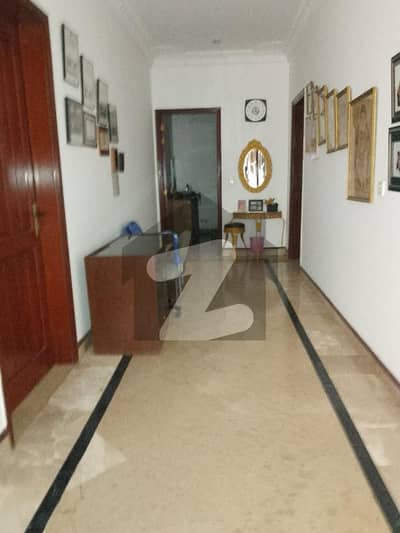 Defence Phase VI Bukhari 600 Yard First Floor Portion For Rent.