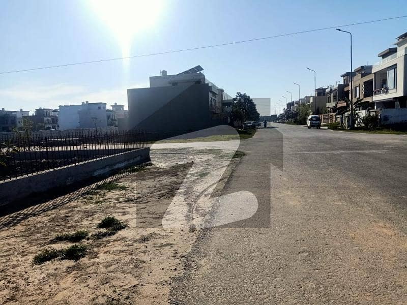 10 Marla Full Paid Central Location Plot For Sale in Rose Block Park View City Lahore