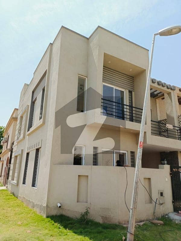 BAHRIA TOWN RWP 5 MARLA BRAND-NEW DESIGNER CORNER PARKFACE HOUSE FOR RENT NEAR COMMERCIAL &Amp; PARK