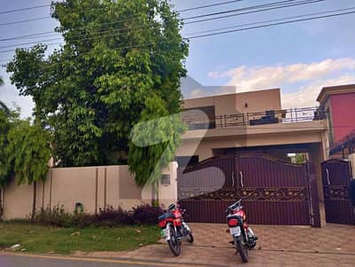 ڈی ایچ اے فیز 2 ڈیفنس (ڈی ایچ اے),لاہور میں 6 کمروں کا 2 کنال مکان 14.0 کروڑ میں برائے فروخت۔