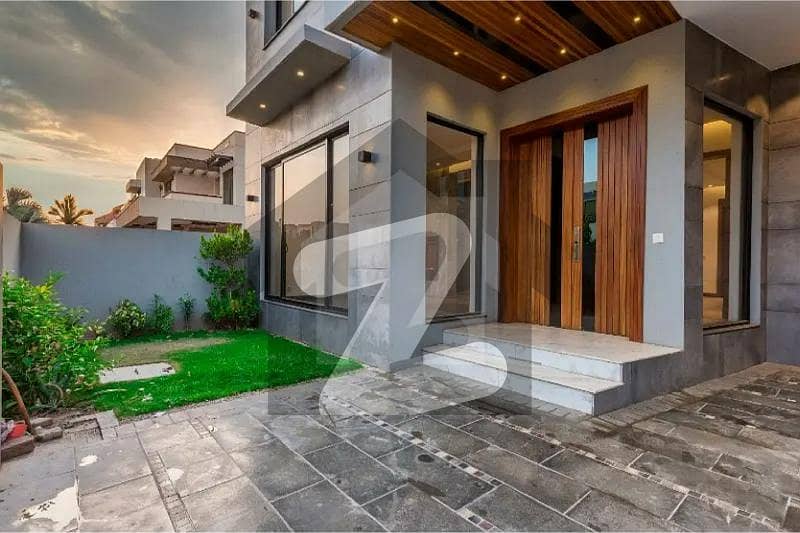 1 KANAL WELL MAINTAINED USED HOUSE FOR SALE IN DHA PHASS 2