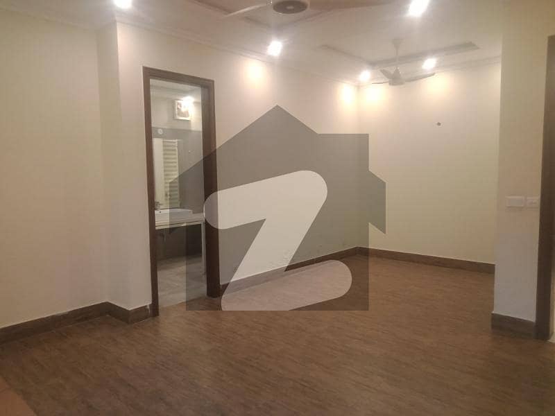 ڈی ایچ اے فیز 5 ڈیفنس (ڈی ایچ اے),لاہور میں 5 کمروں کا 1 کنال مکان 2.3 لاکھ میں کرایہ پر دستیاب ہے۔