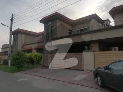 Askari 11 Sector B 10 Marla 4 Bed Luxury House For Rent