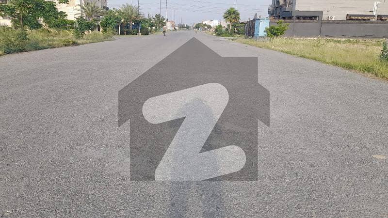 ONE KANAL CLOSE TO SECTOR PARK AND BACK OF 120 FEET ROAD /PHASE 6 /SECTOR E LAHORE