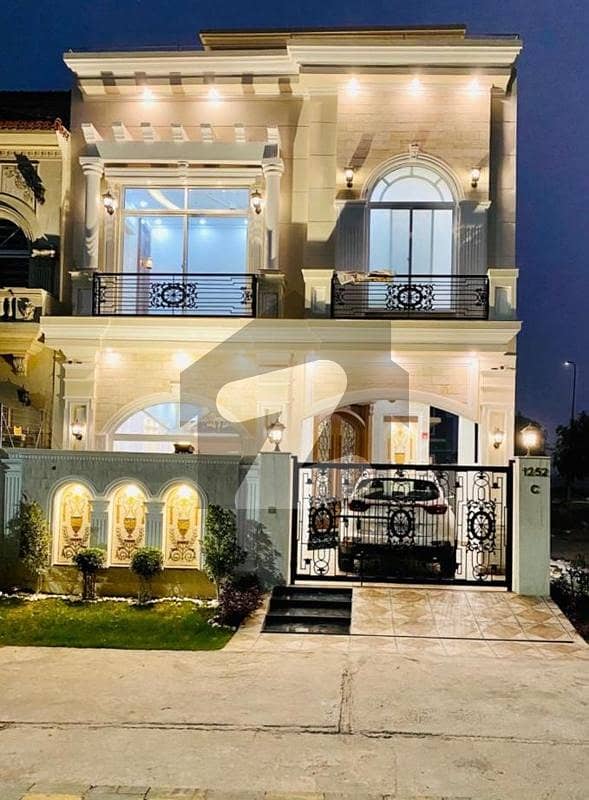 5 MARLA BREAND NEW HOUSE FOR SALE IN DHA 9 TOWN LAHORE
