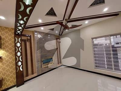 بحریہ ٹاؤن ۔ بلاک اے اے بحریہ ٹاؤن سیکٹرڈی,بحریہ ٹاؤن,لاہور میں 3 کمروں کا 5 مرلہ مکان 65.0 ہزار میں کرایہ پر دستیاب ہے۔
