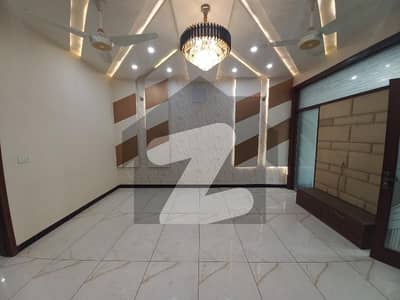 ایڈن ویلی فیصل آباد میں 3 کمروں کا 5 مرلہ مکان 2.0 کروڑ میں برائے فروخت۔