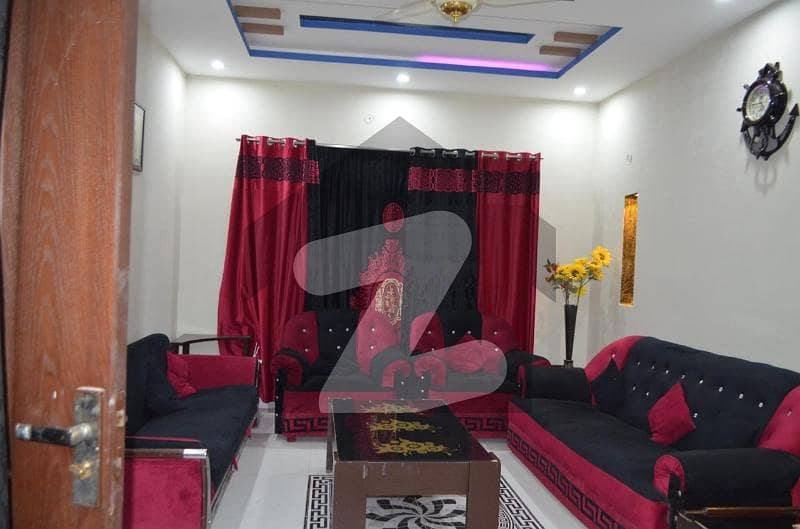 ایل ڈی اے ایوینیو لاہور میں 6 کمروں کا 10 مرلہ مکان 2.57 کروڑ میں برائے فروخت۔