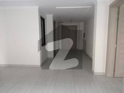 10 MARLA LOWER PORTION AVAILABLE FOR RENT IN GULBERG. BEST OPPORTUNITY FOR RESIDENCE.