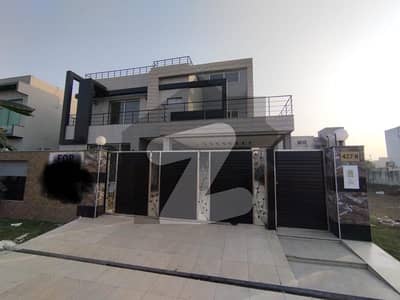 1 KANAL FULL HOUSE FOR RENT in DHA Phase 7