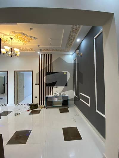 ایڈن بولیوارڈ ہاؤسنگ سکیم کالج روڈ,لاہور میں 4 کمروں کا 5 مرلہ مکان 2.15 کروڑ میں برائے فروخت۔