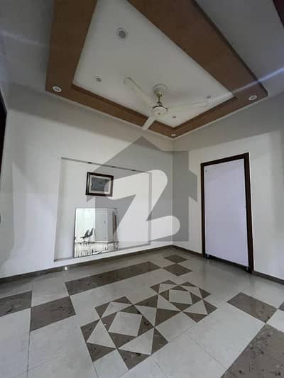 بحریہ ٹاؤن سیکٹر B بحریہ ٹاؤن,لاہور میں 5 کمروں کا 10 مرلہ مکان 3.0 کروڑ میں برائے فروخت۔
