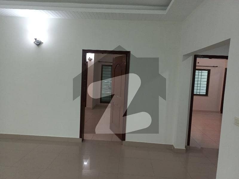 10 Marla 3 bed Apartment with gas Available for rent