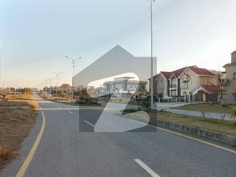 Park Enclave 1, Islamabad Prime Location 500 Sq. Yrd Plot For Sale