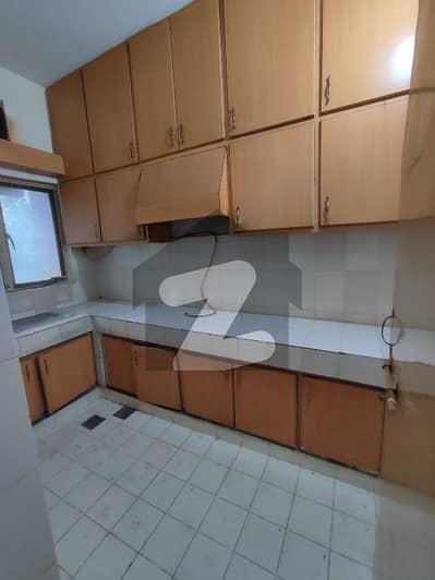 Housing Foundation D Type Flat available for rent in G-11 4 real pics