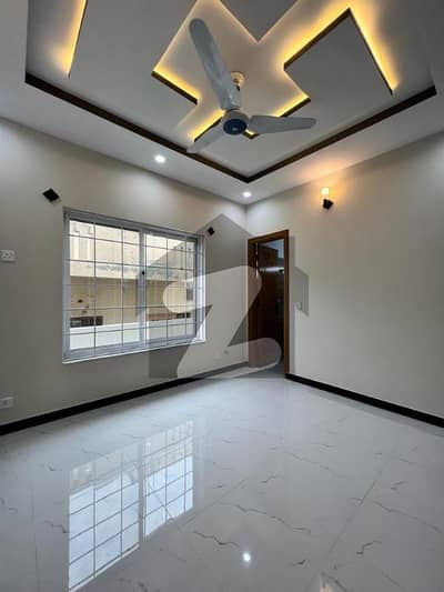 25/40 House Available For sale in G_13 Rent value 1 Lakh