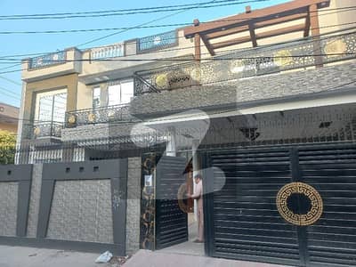 نشیمن کالونی ملتان میں 5 کمروں کا 11 مرلہ مکان 2.8 کروڑ میں برائے فروخت۔