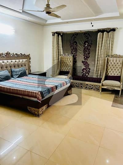 ای ایم ای سوسائٹی لاہور میں 6 کمروں کا 2 کنال مکان 4.2 لاکھ میں کرایہ پر دستیاب ہے۔