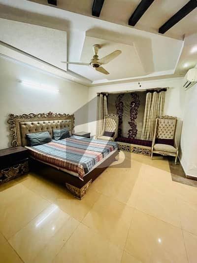ای ایم ای سوسائٹی لاہور میں 6 کمروں کا 2 کنال مکان 4.0 لاکھ میں کرایہ پر دستیاب ہے۔