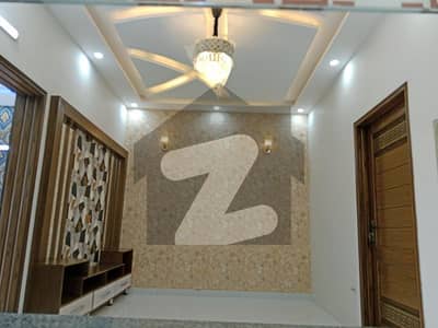 جوبلی ٹاؤن ۔ بلاک ایف جوبلی ٹاؤن,لاہور میں 5 کمروں کا 5 مرلہ مکان 2.2 کروڑ میں برائے فروخت۔